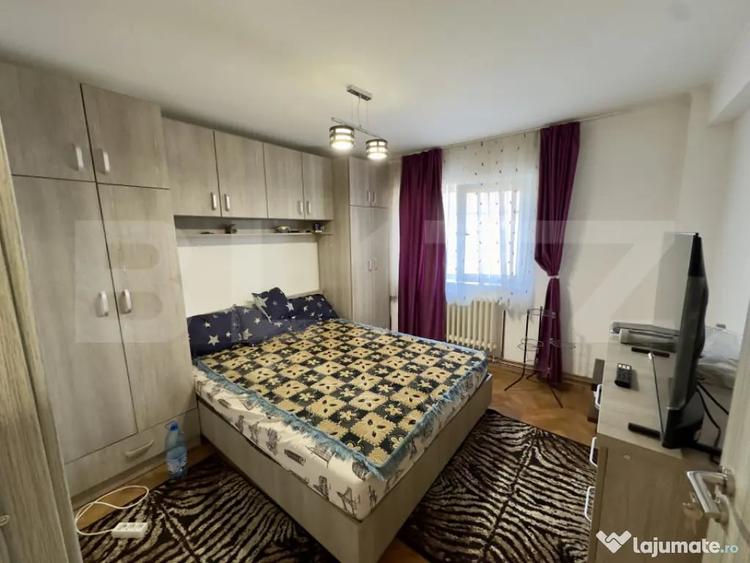 Apartament cu 3 camere decomandat în Central
