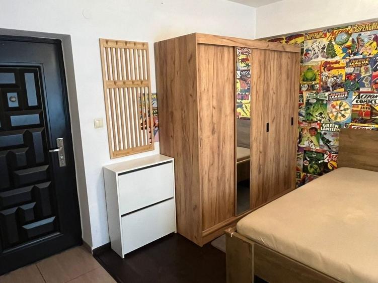 Garsonieră decomandată în Central