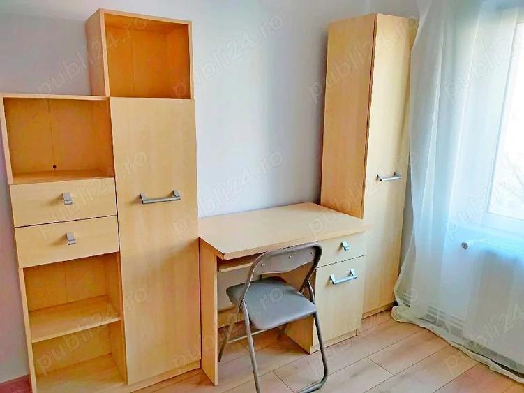 Apartament cu 3 camere decomandat în Aradului