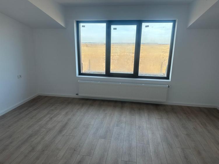 Duplex cu 3 camere cu Teren 300 Mp în Odăi