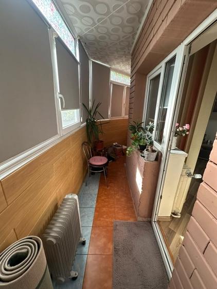 Apartament cu 2 camere semidecomandat, mobilat în 1 Mai