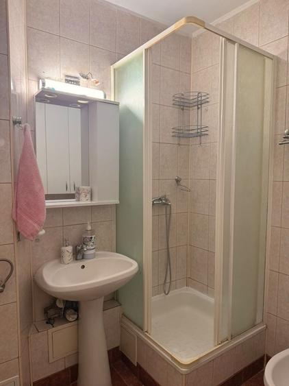 Apartament cu 2 camere decomandat, mobilat în Berceni