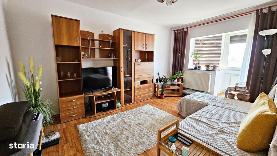 Apartament cu 3 camere decomandat în Central