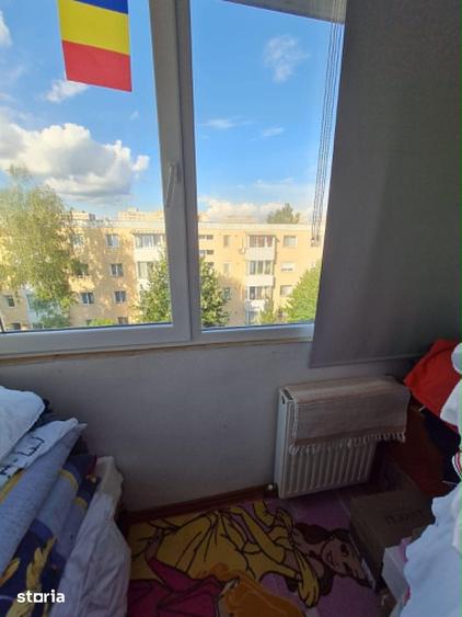 Apartament cu 3 camere semidecomandat în Astra