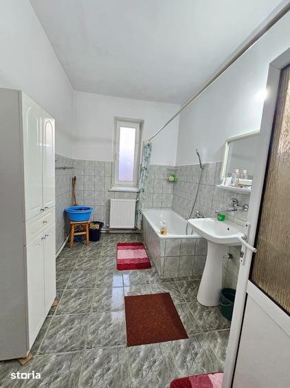Casă cu 3 camere cu Teren 500 Mp în Central