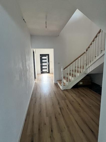 Casă cu 4 camere cu Teren 800 Mp în Remetea Mare