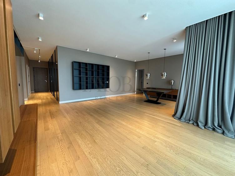 Apartament cu 4 camere în Floreasca
