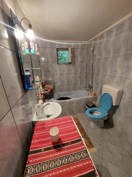 Casă cu 5 camere cu Teren 949 Mp în Sălcioara