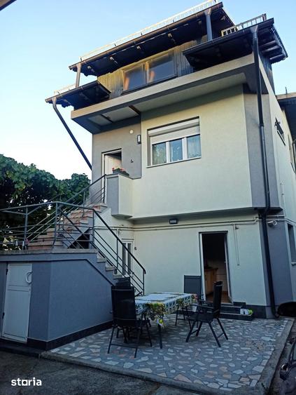 Casă cu 5 camere cu Teren 450 Mp în Central