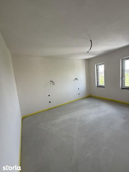 Casă cu 4 camere cu Teren 600 Mp în Țiglari