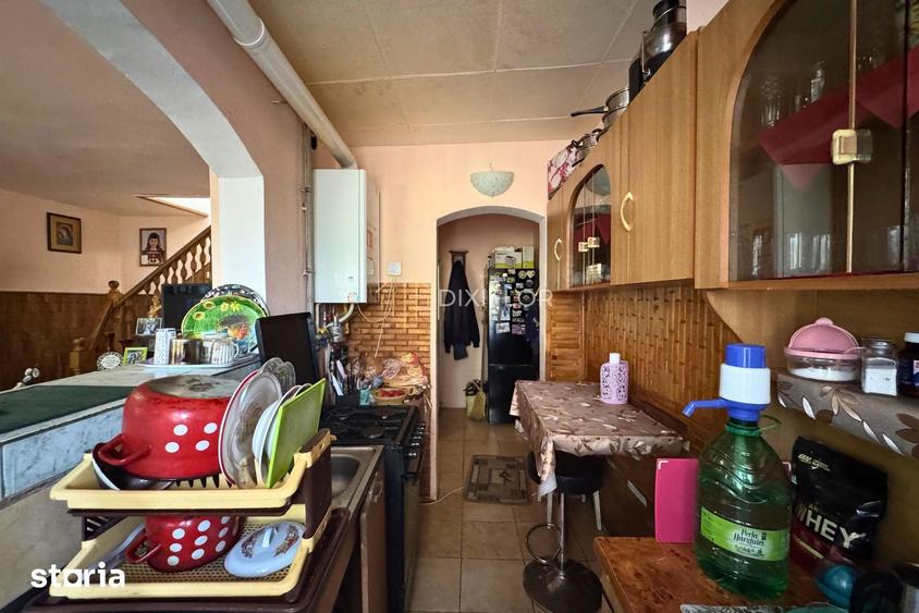 Casă cu 4 camere cu Teren 1000 Mp în Sângeorgiu de Mureș