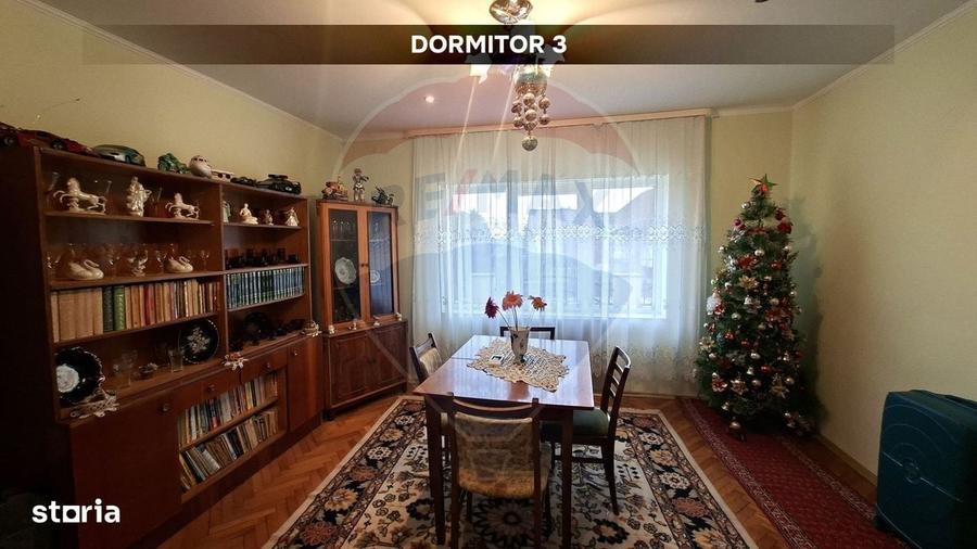 Casă cu 4 camere în Săbișa