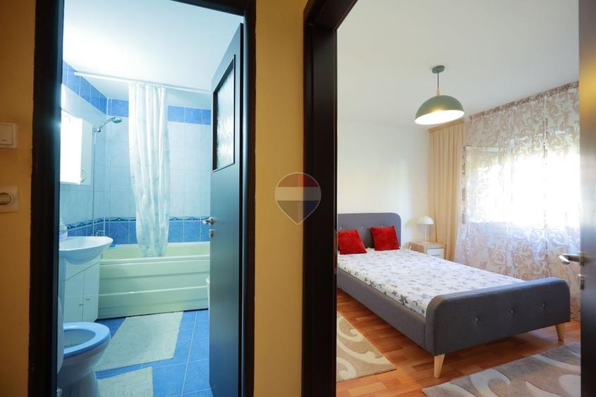 Apartament cu 3 camere decomandat în Rogerius