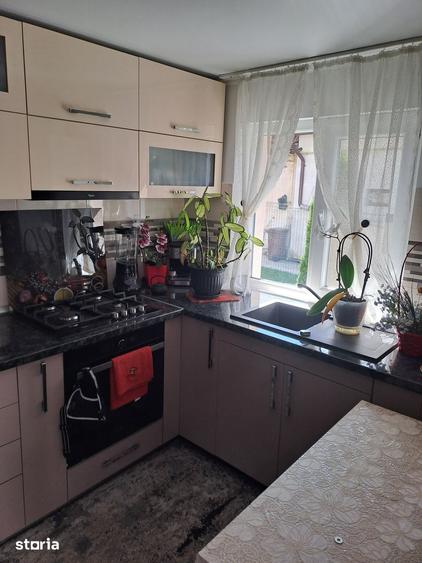 Casă cu 5 camere cu Teren 1302 Mp în Schitu Golești