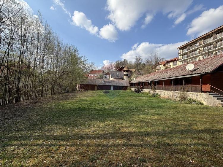 Teren Construcții intravilan de 1268 mp, în Central