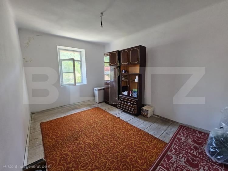 Casă individuală cu 6 camere cu Canalizare în Zlatna