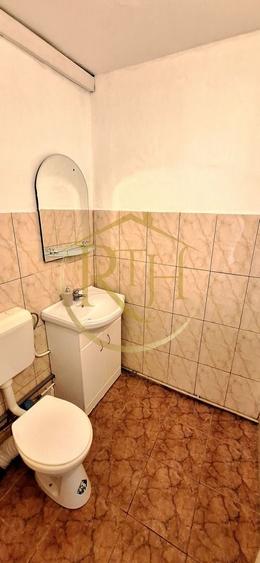 Apartament cu 3 camere decomandat, mobilat în Girocului