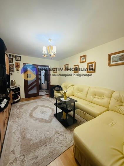 Apartament cu 3 camere decomandat în Calea Romanului