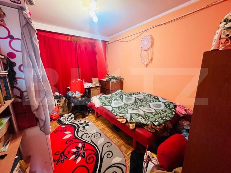 Apartament cu 3 camere, decomandat, zona -  Bulevardul Dacia - 5
