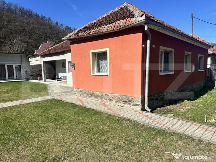 Casă cu 3 camere cu Teren 3298 Mp în Central
