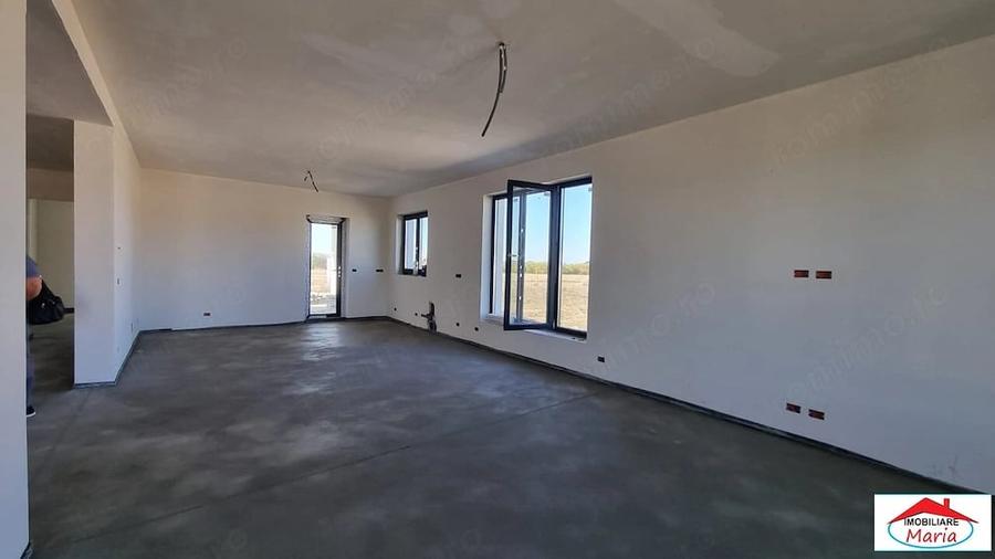 Casă cu Teren 670 Mp în Central
