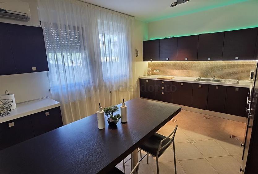 Casă individuală cu 6 camere cu Piscina în Pipera