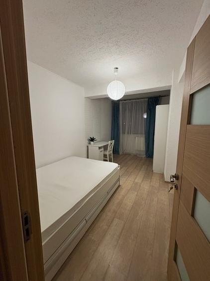 Apartament cu 3 camere semidecomandat în Exterior Vest