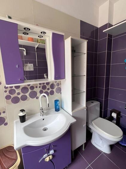 Apartament cu 2 camere decomandat în Roșu
