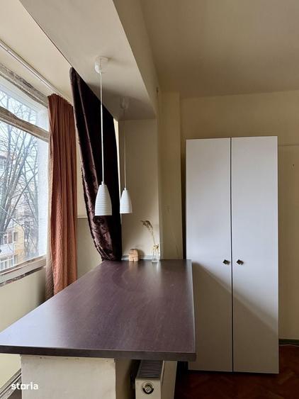Apartament cu 3 camere semidecomandat în Nord