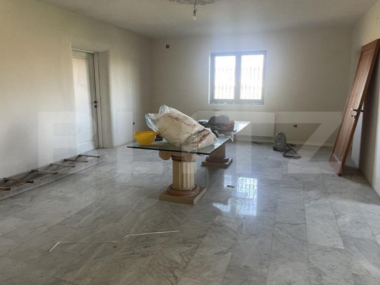 Casă cu 5 camere cu Canalizare în Botiz