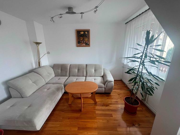 Apartament cu 3 camere decomandat în Central