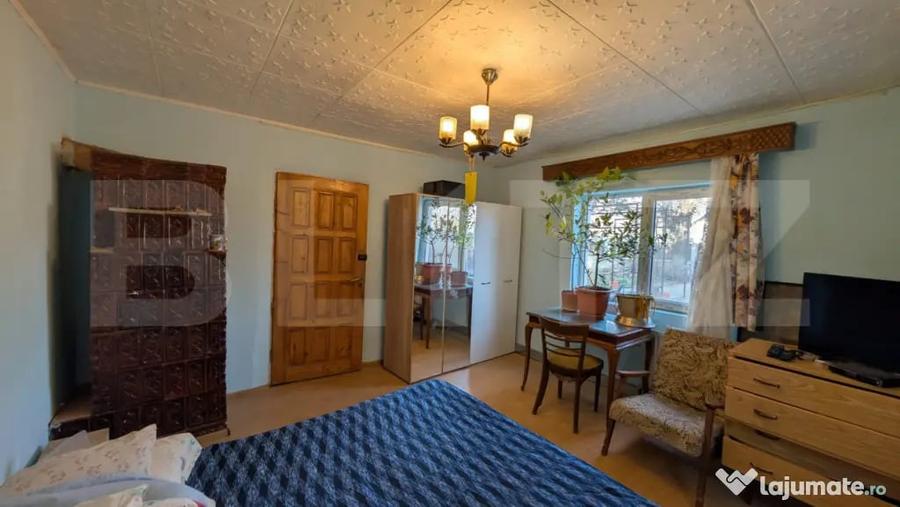 Casă cu 7 camere cu Teren 1656 Mp în Central
