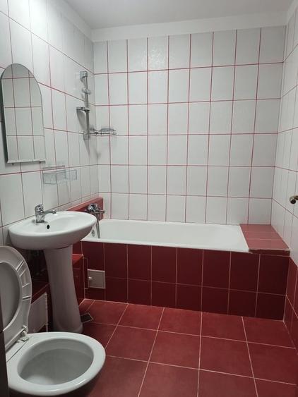 Apartament cu 2 camere decomandat în Runcu