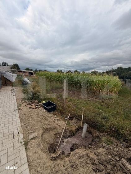 Casă cu 4 camere în Podeni
