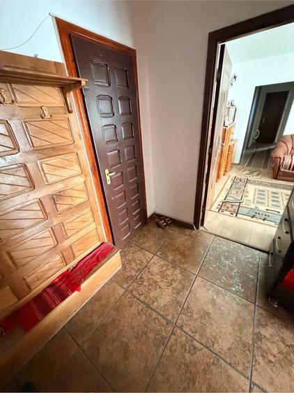 Apartament cu 3 camere semidecomandat în Nicolae Titulescu
