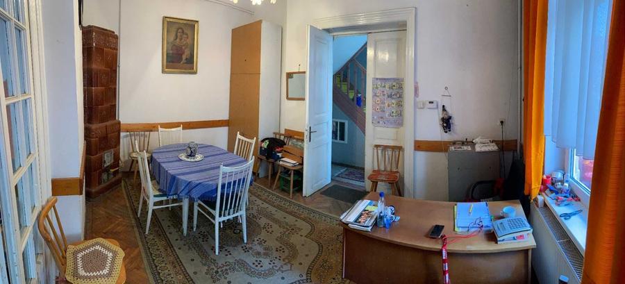 Casă cu 4 camere în Unirii