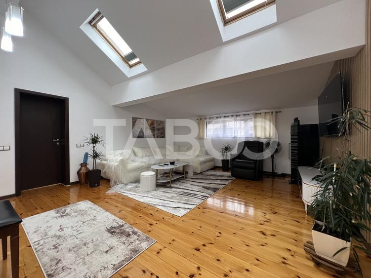 Apartament cu 5 camere semidecomandat, mobilat în Mănăștur