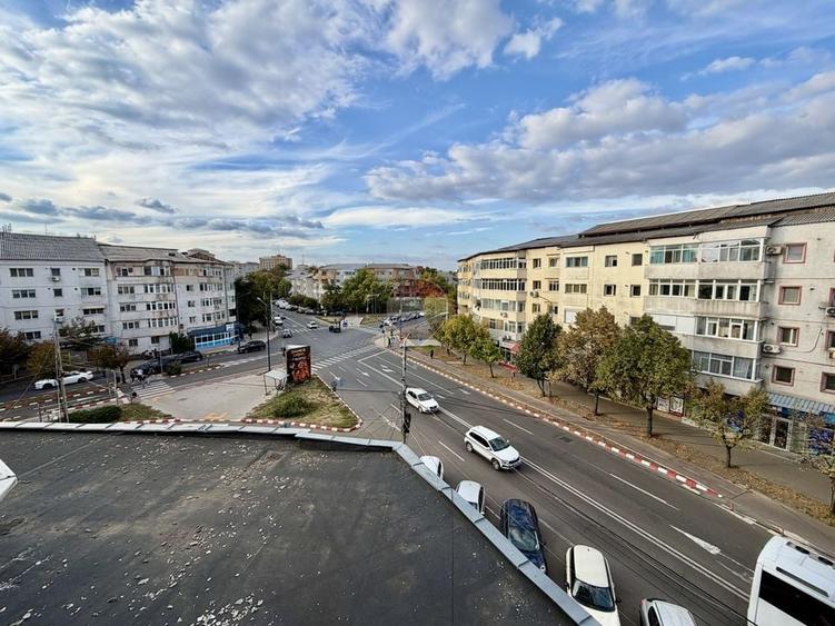 Apartament cu 3 camere decomandat în Brăilei