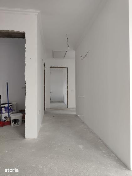 Casă cu 4 camere cu Teren 500 Mp în Săbăreni