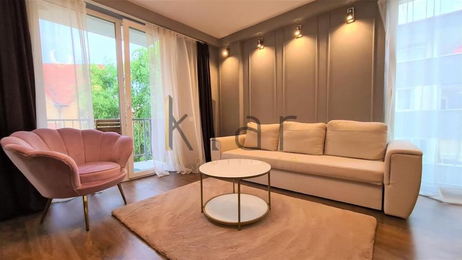 Apartament cu 2 camere semidecomandat, mobilat în Bună Ziua