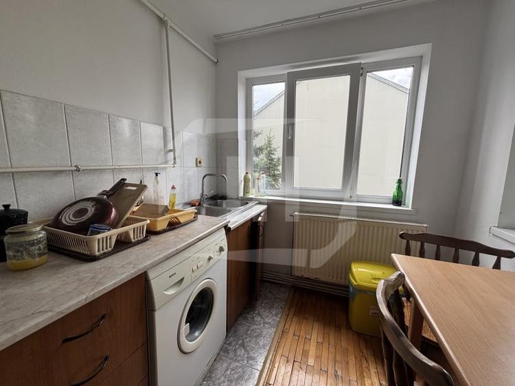 Apartament cu 4 camere semidecomandat, mobilat în Gruia