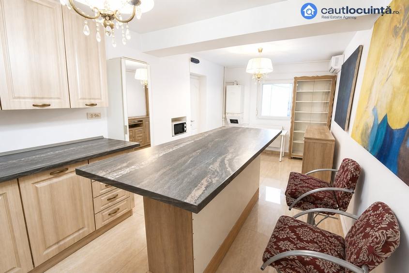Casă cu 7 camere cu Teren 75 Mp în Ultracentral