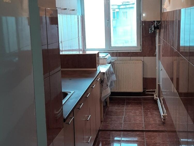 Garsonieră decomandată în Gorjului