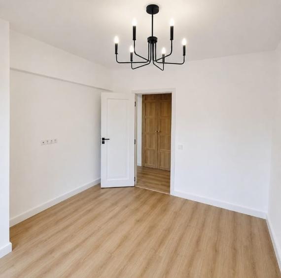 Apartament cu 2 camere decomandat în Titan