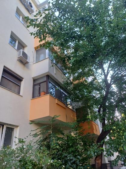 Apartament cu 3 camere decomandat în Aviației