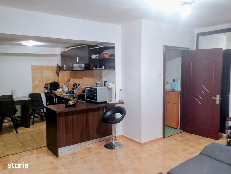 Apartament cu 3 camere în Telegrafului
