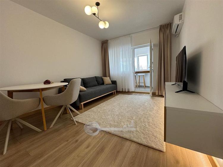 Apartament cu 3 camere decomandat, mobilat în Târgu Cucu