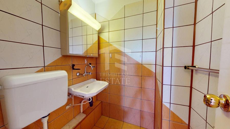 Apartament cu 3 camere decomandat, mobilat în Doamna Ghica