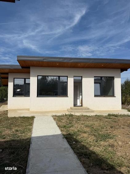 Casă cu 3 camere în Ciorogârla