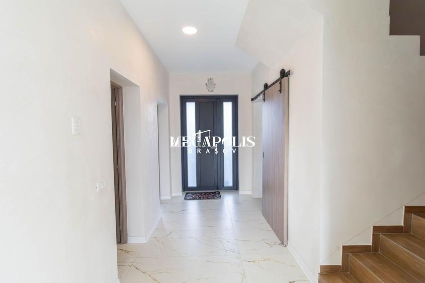 Duplex cu 5 camere cu Canalizare în Tărlungeni